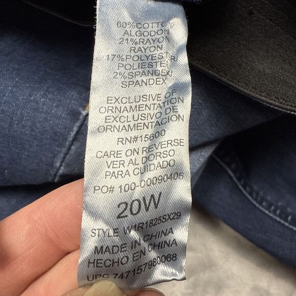 Democracy Wo's 20W (40x28 MEASURED) "Ab" Solution Cropped Stretch Blue Jeans - Picture 5 of 7